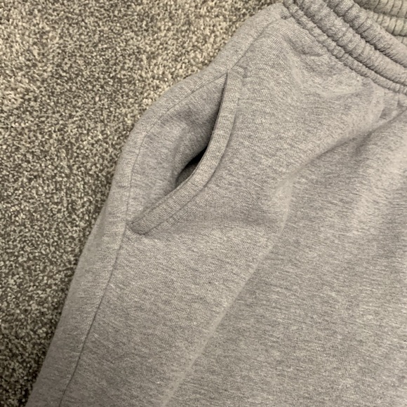 Vintage grey Disney sweatpants - Picture 6 of 8